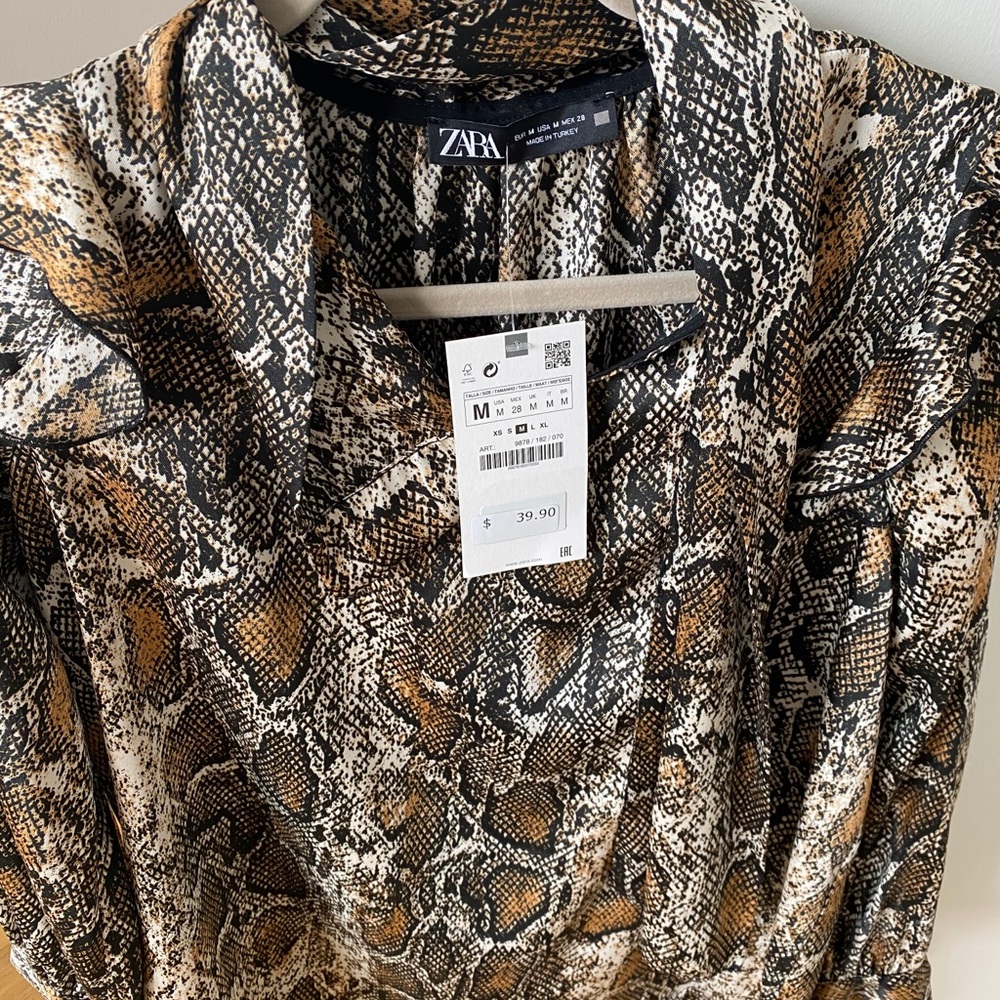 BRAND NEW ZARA SNAKESKIN SPRINT BLOUSE